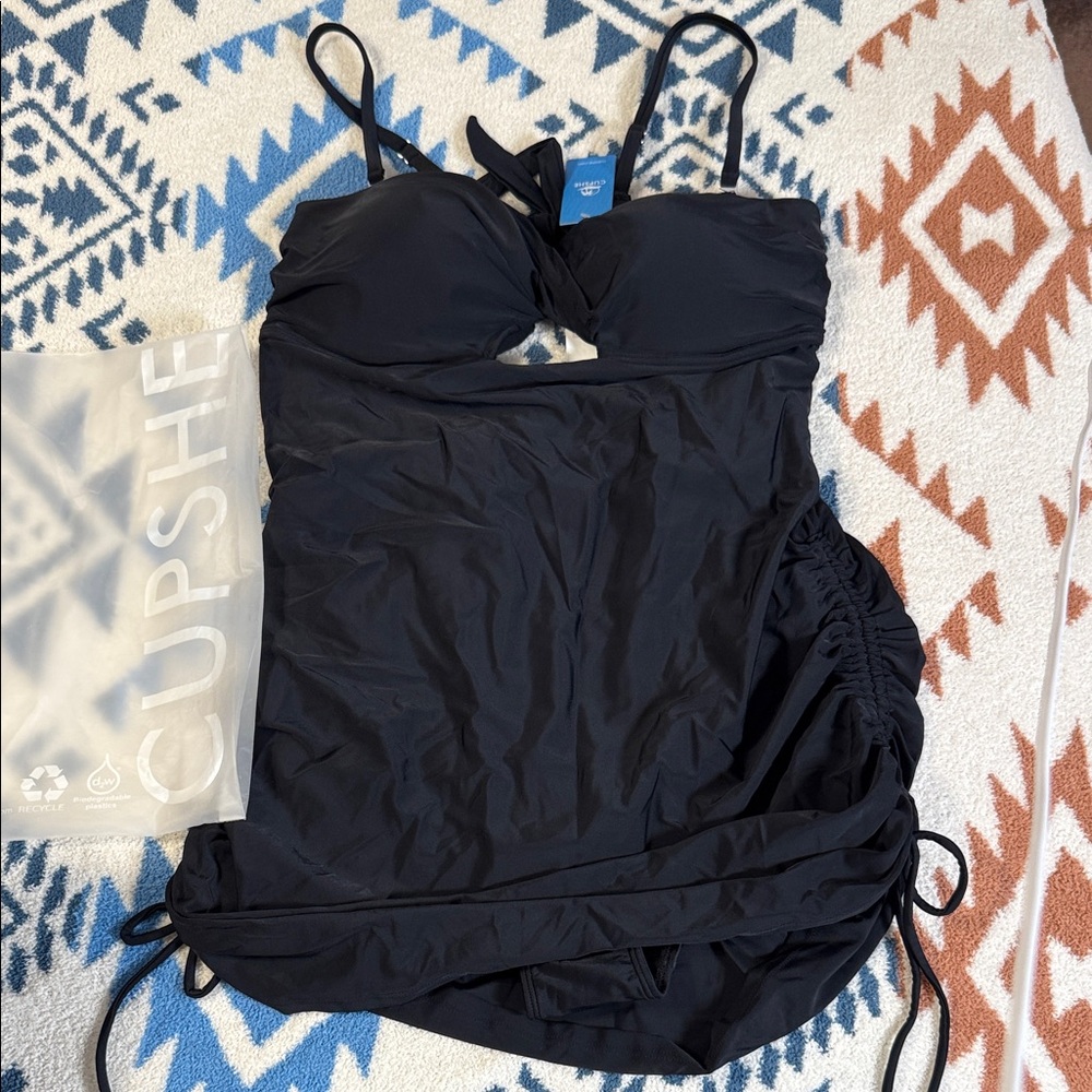 Cupshe Elegant Black One-Piece Swimsuit XXL